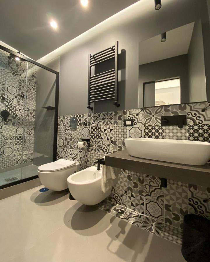 L'Infinito 88 Charmant Rooms Naples Exterior photo